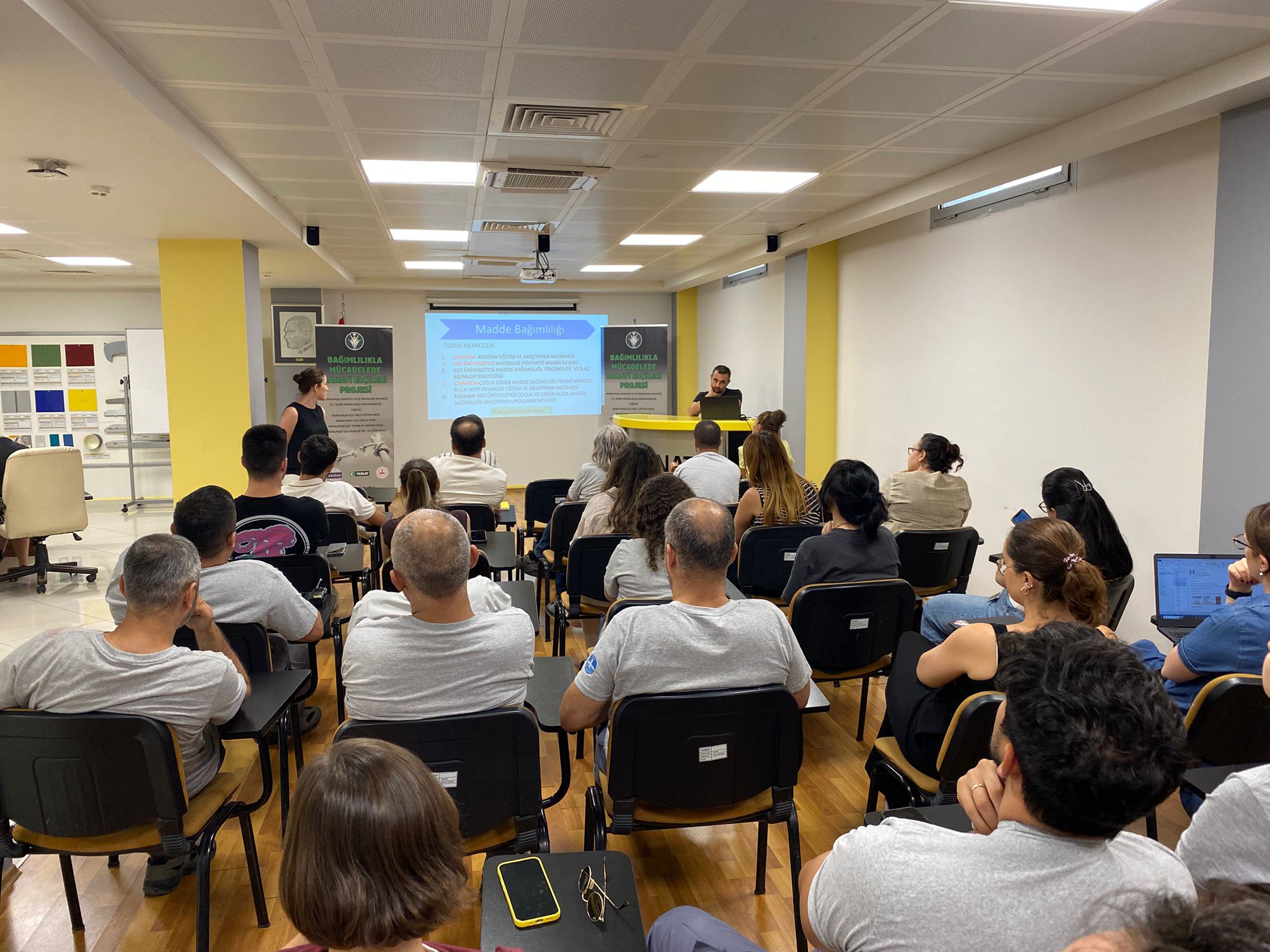 Şirket eğitimi - İş yerinde teknoloji bağımlılığı farkındalığı