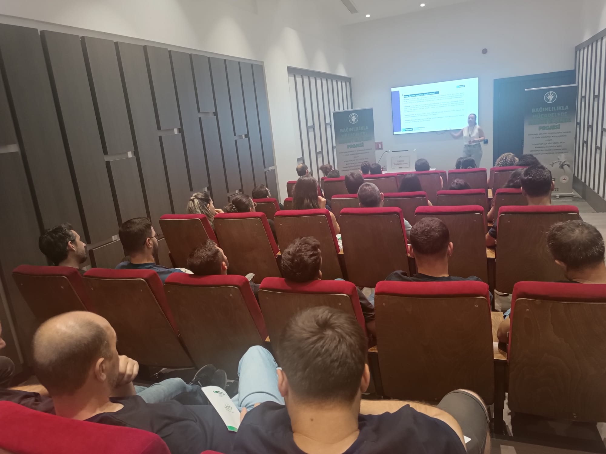 Şirket eğitimi - Kurumsal bağımlılık önleme programı